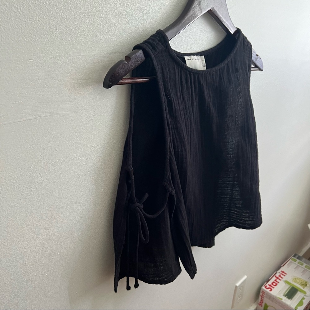 Black Sleeveless Side-Tie Top - Picture 3 of 3